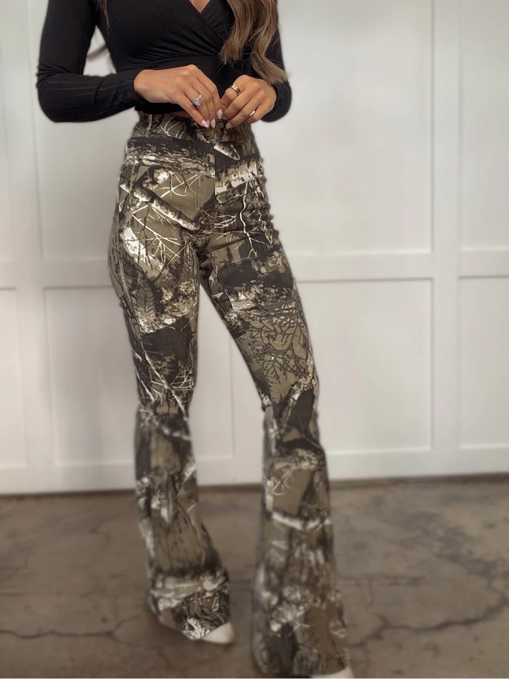 NWT - “Fiona” High-Waist Camo Flares - Moss Brown Camo - Picture 5 of 11